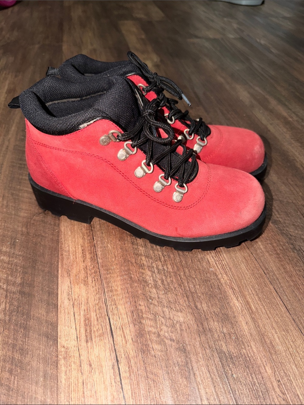 Vintage Women’s Bass Insulated Suede Red Lace Up Boots Sz 8 Y2K Chunky Heel
